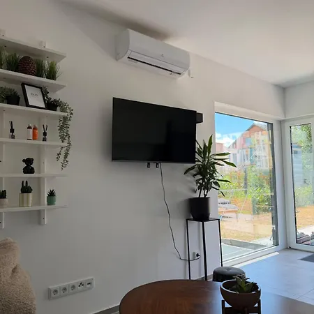 Apartment Very Place To With A Garden And Terrace *