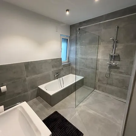 Very Place To With A Garden And Terrace Apartment *