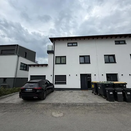 Very Place To With A Garden And Terrace Apartment *
